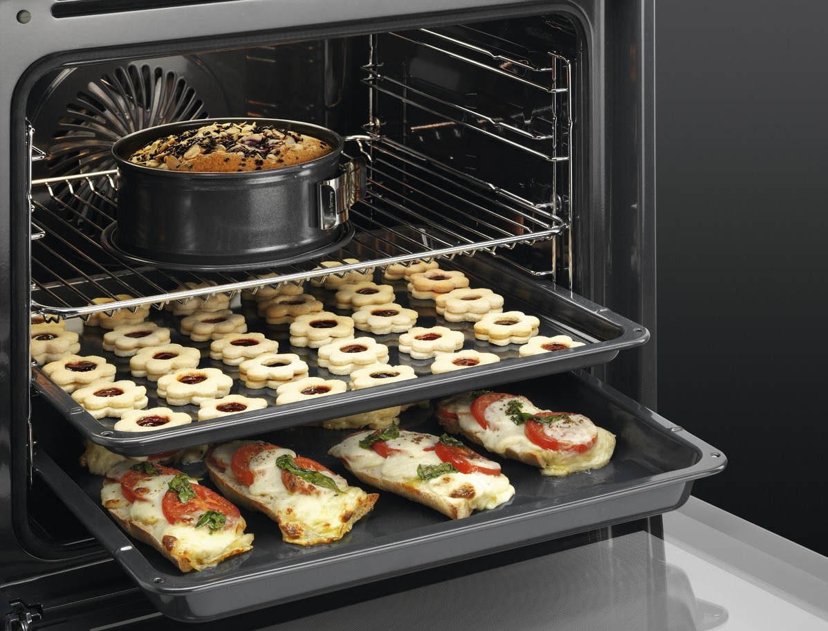AEG BEB331010M Einbaubackofen